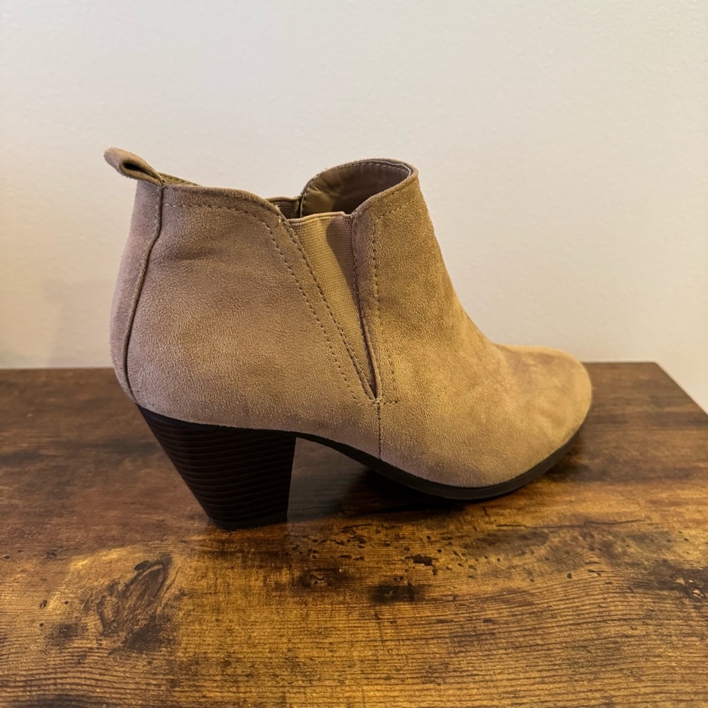 Pierre Dumas Suede Tan Ankle Booties - Picture 4 of 5